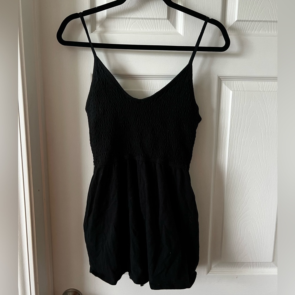 Wild Fable Black Romper size Medium. Flattering Waistline.